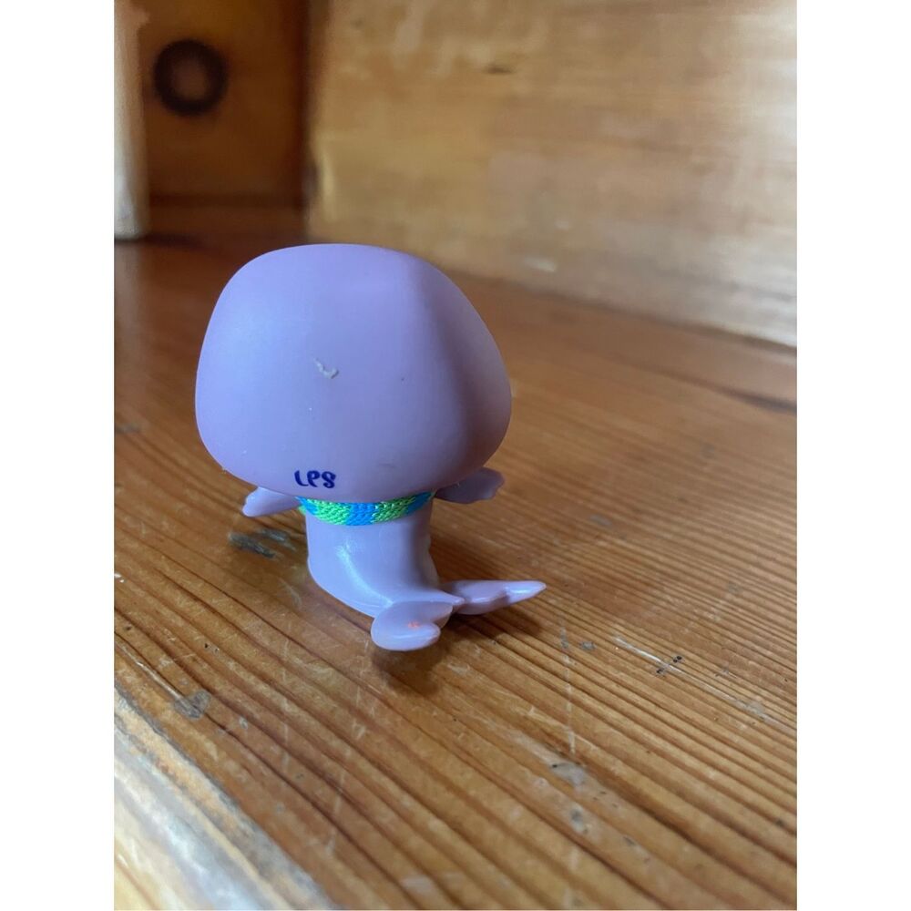 Littlest Pet Shop Walrus #1119 - Picture 2 of 2
